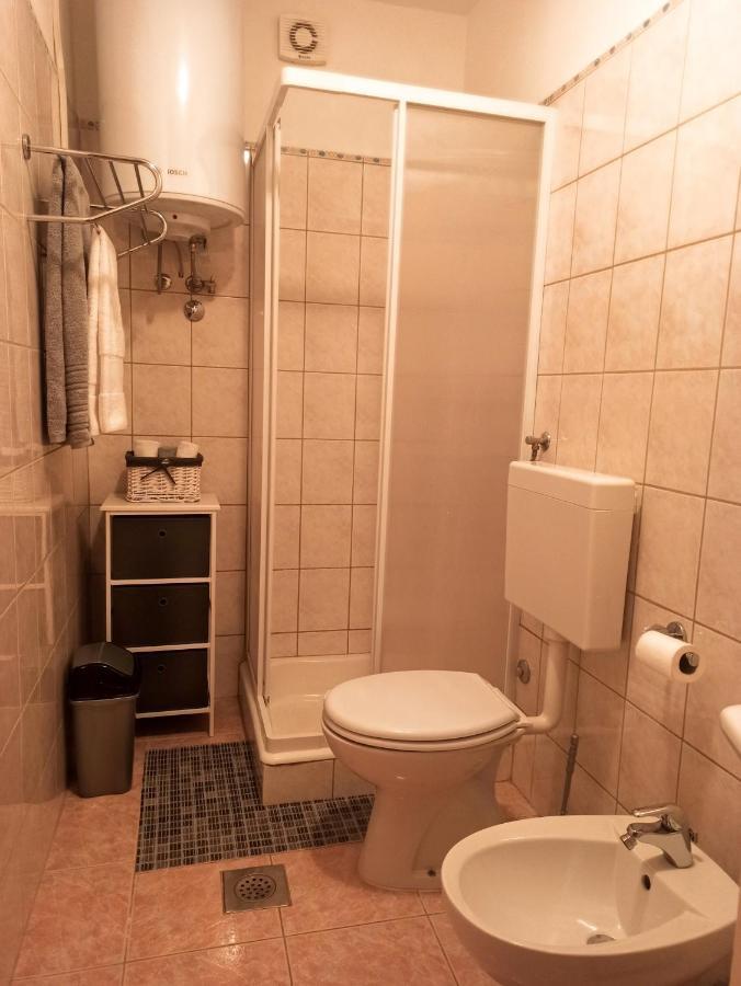 Apartman Dora Pula Bagian luar foto