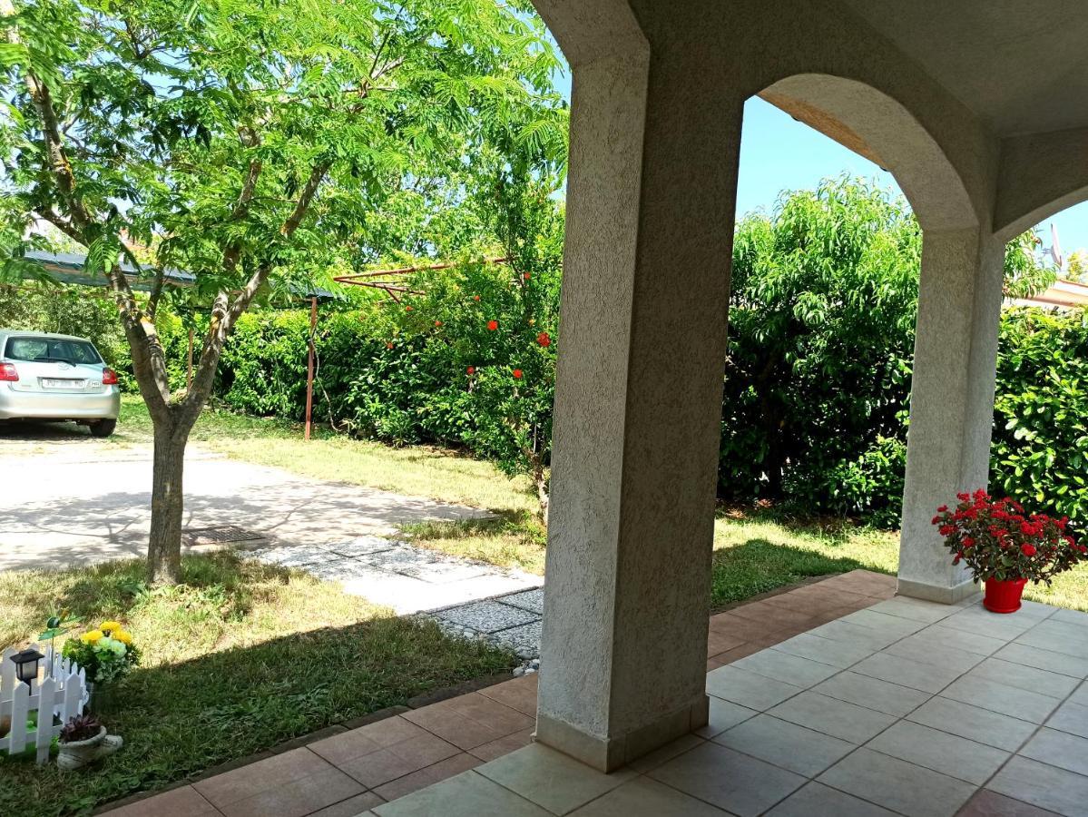 Apartman Dora Pula Bagian luar foto